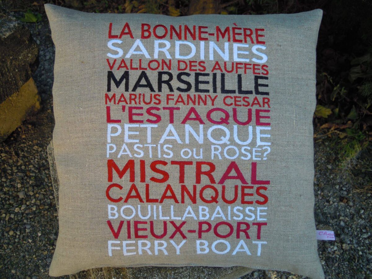 Coussin brodé nom ville